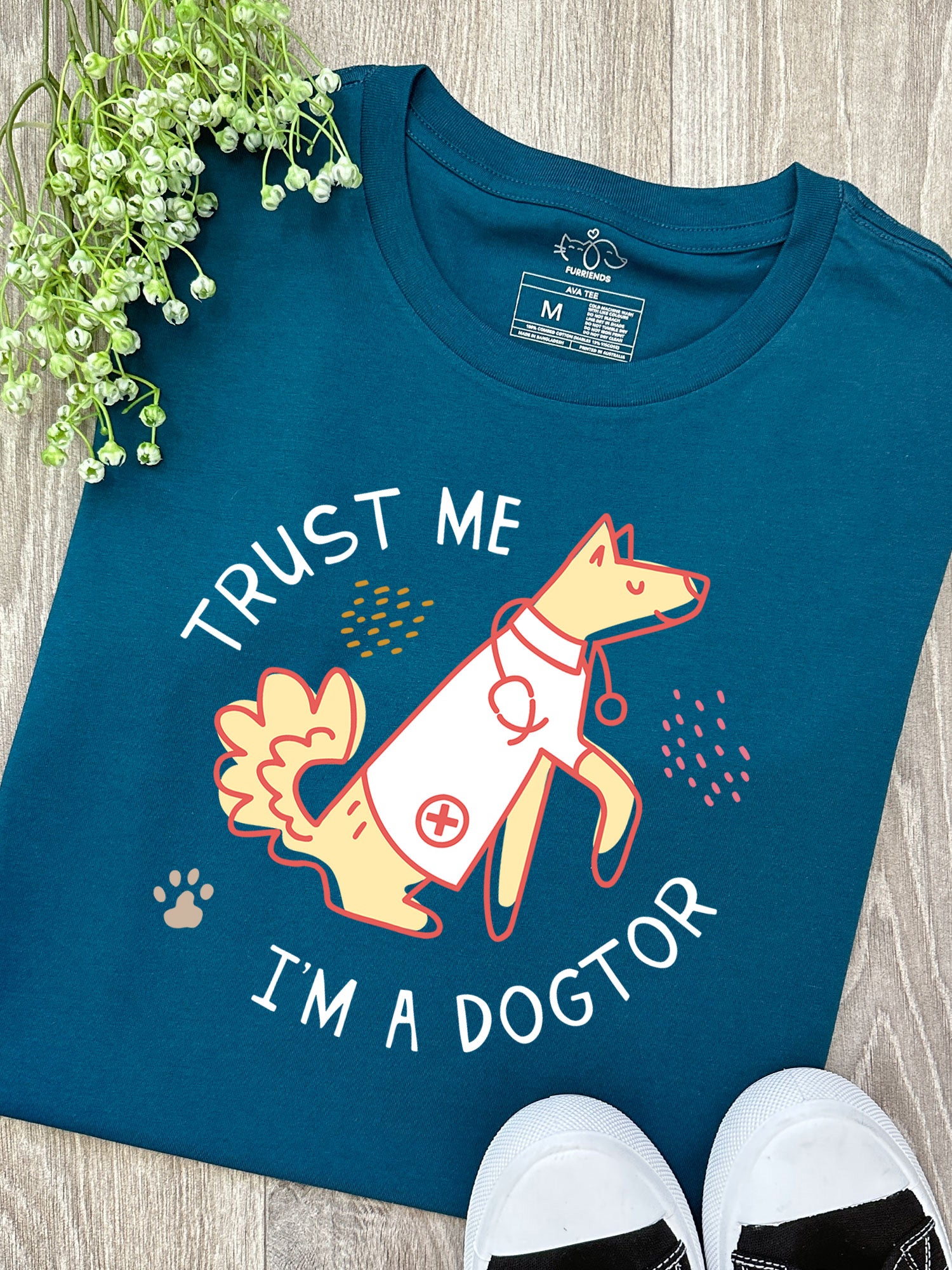 Trust Me I'm A Dogtor Ava Women's Regular Fit Tee