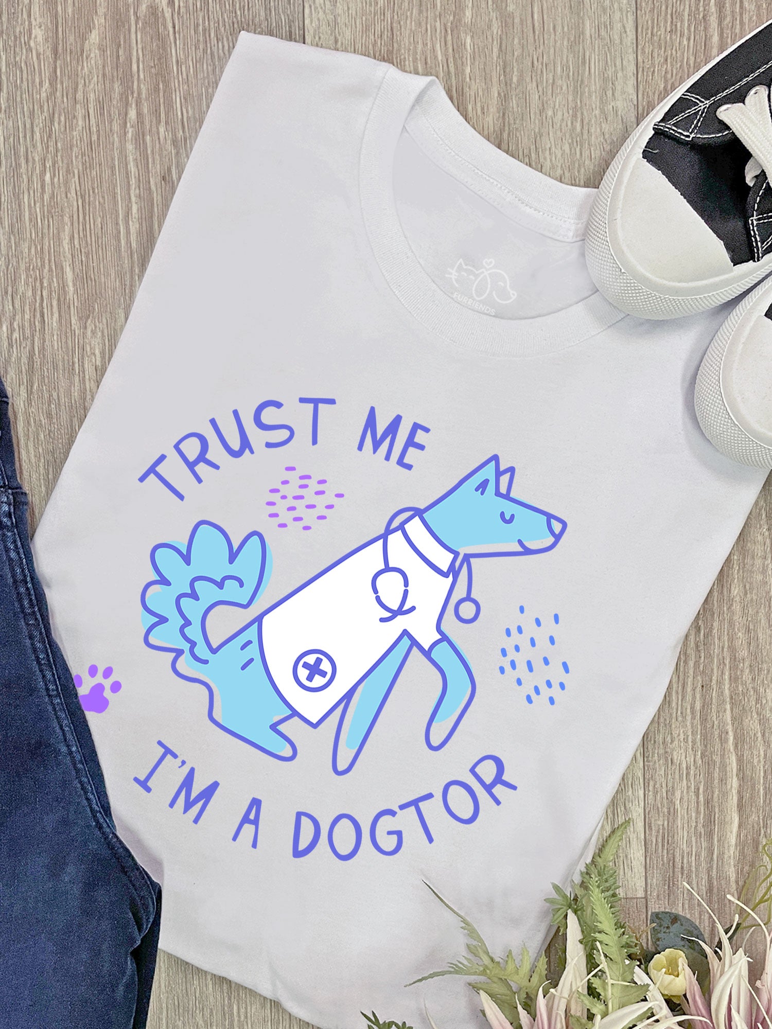 Trust Me I'm A Dogtor Ava Women's Regular Fit Tee