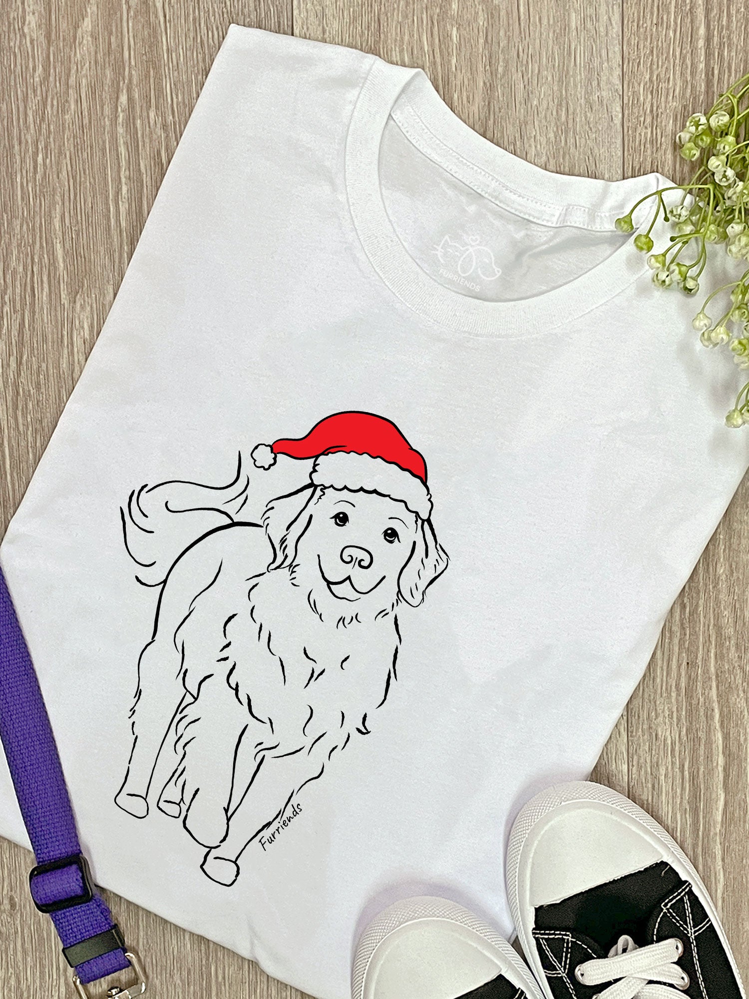 Golden Retriever Christmas Edition Ava Women's Regular Fit Tee