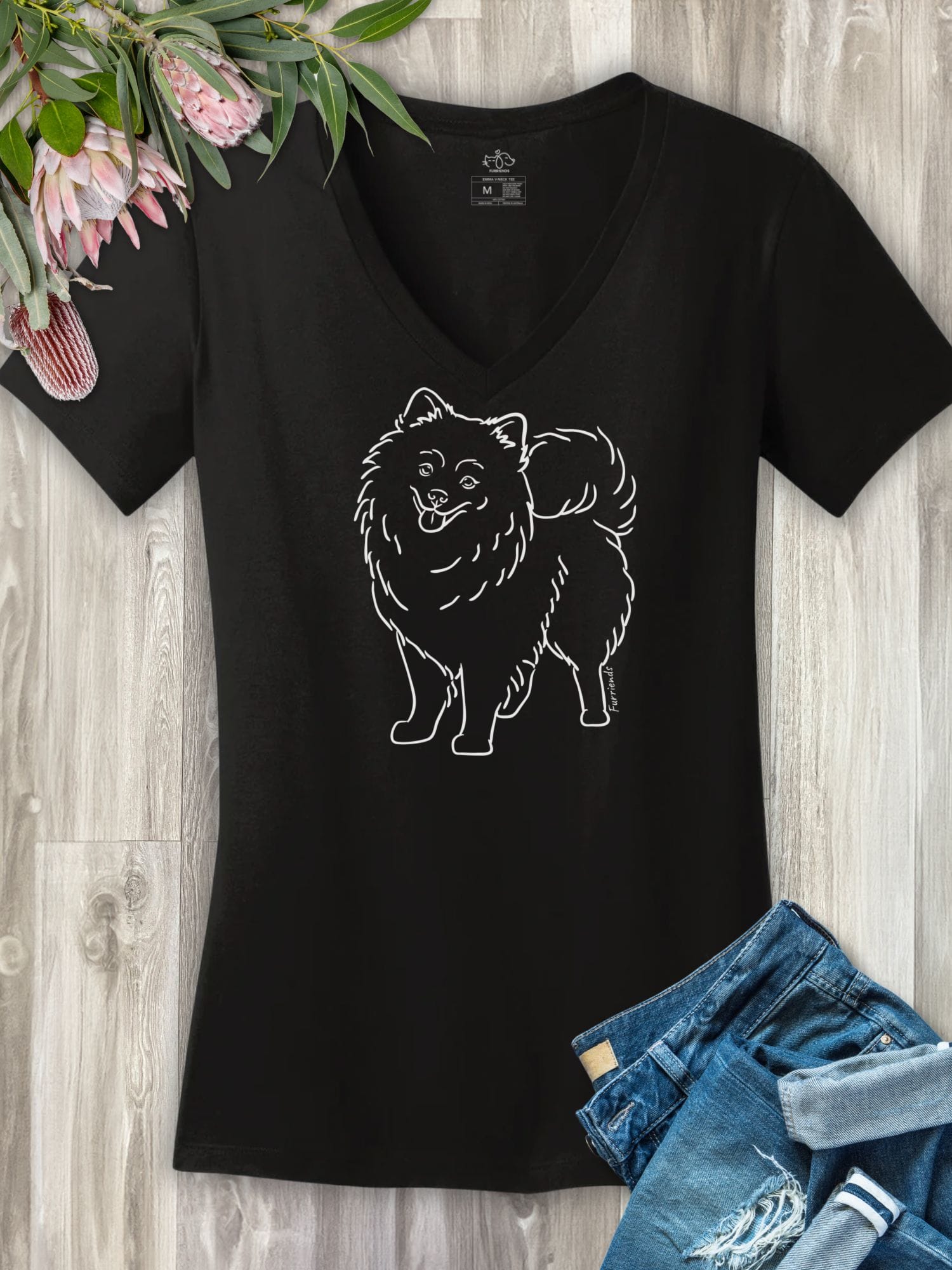 Pomeranian Emma Women's V-Neck Tee