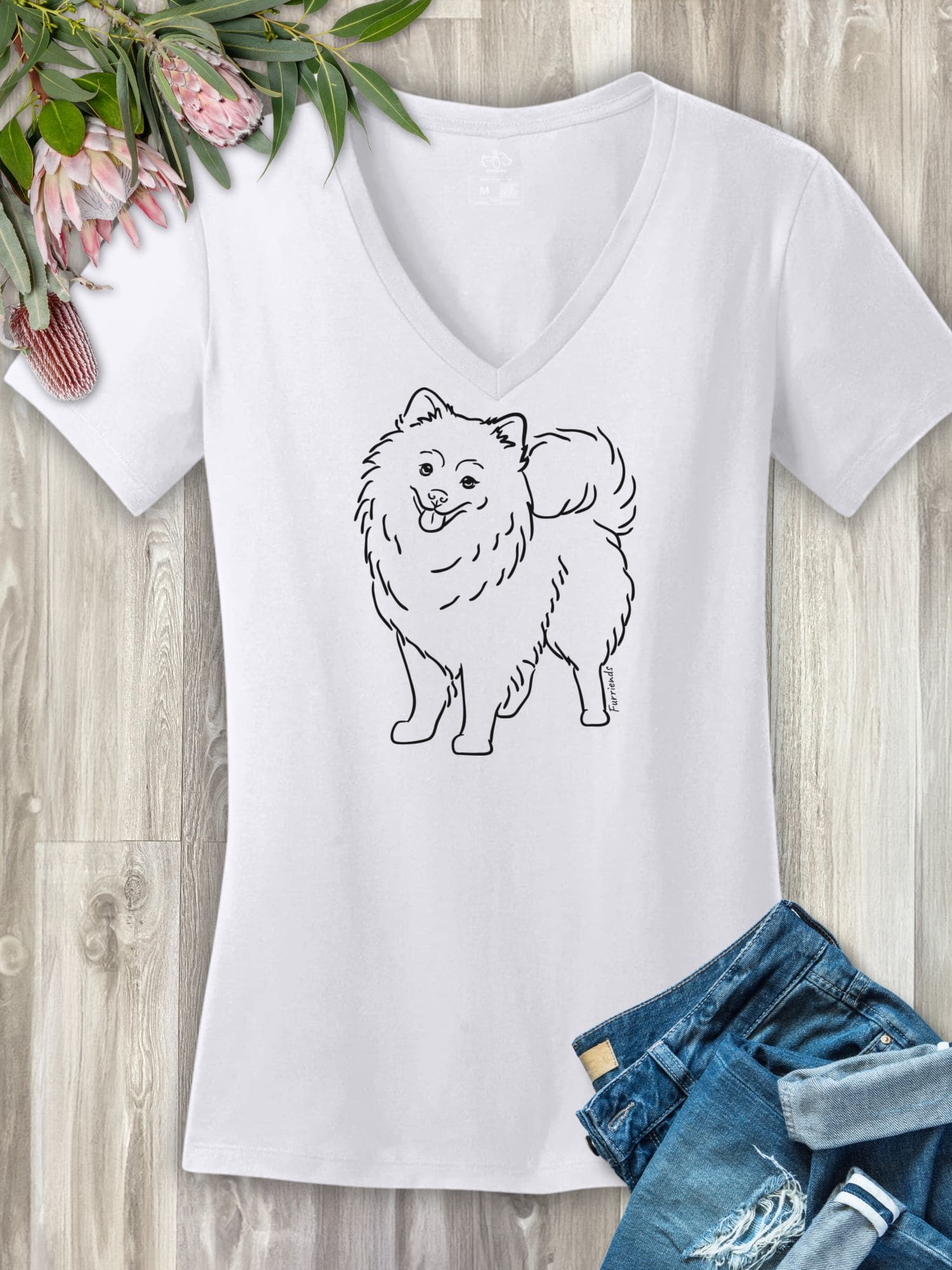 Pomeranian Emma Women's V-Neck Tee