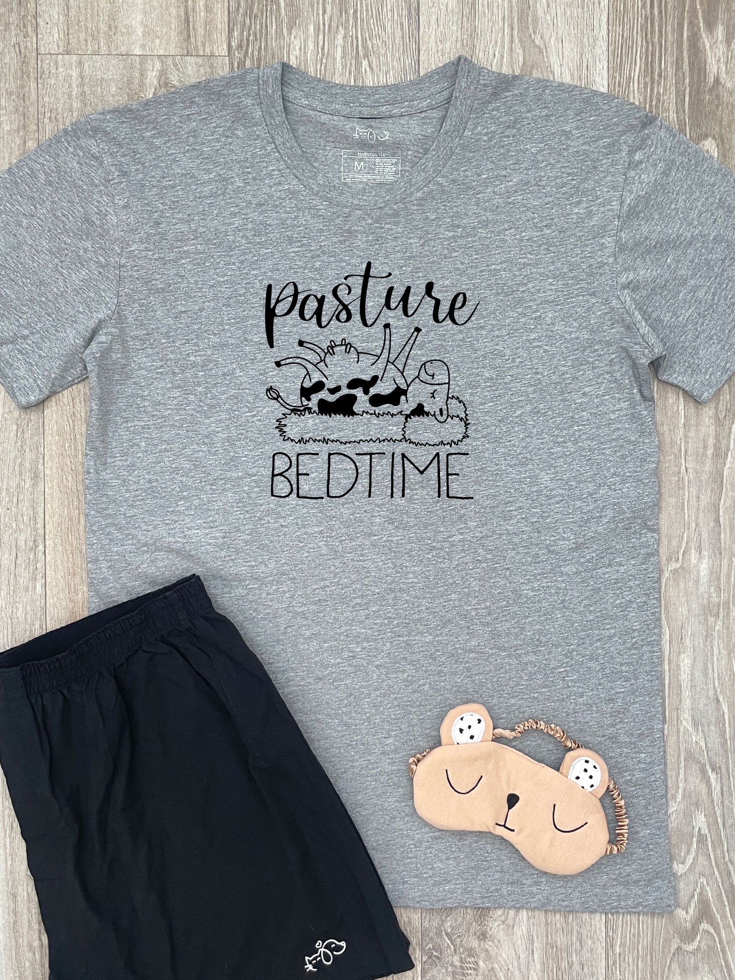 Pasture Bedtime Cow Essential Unisex Tee